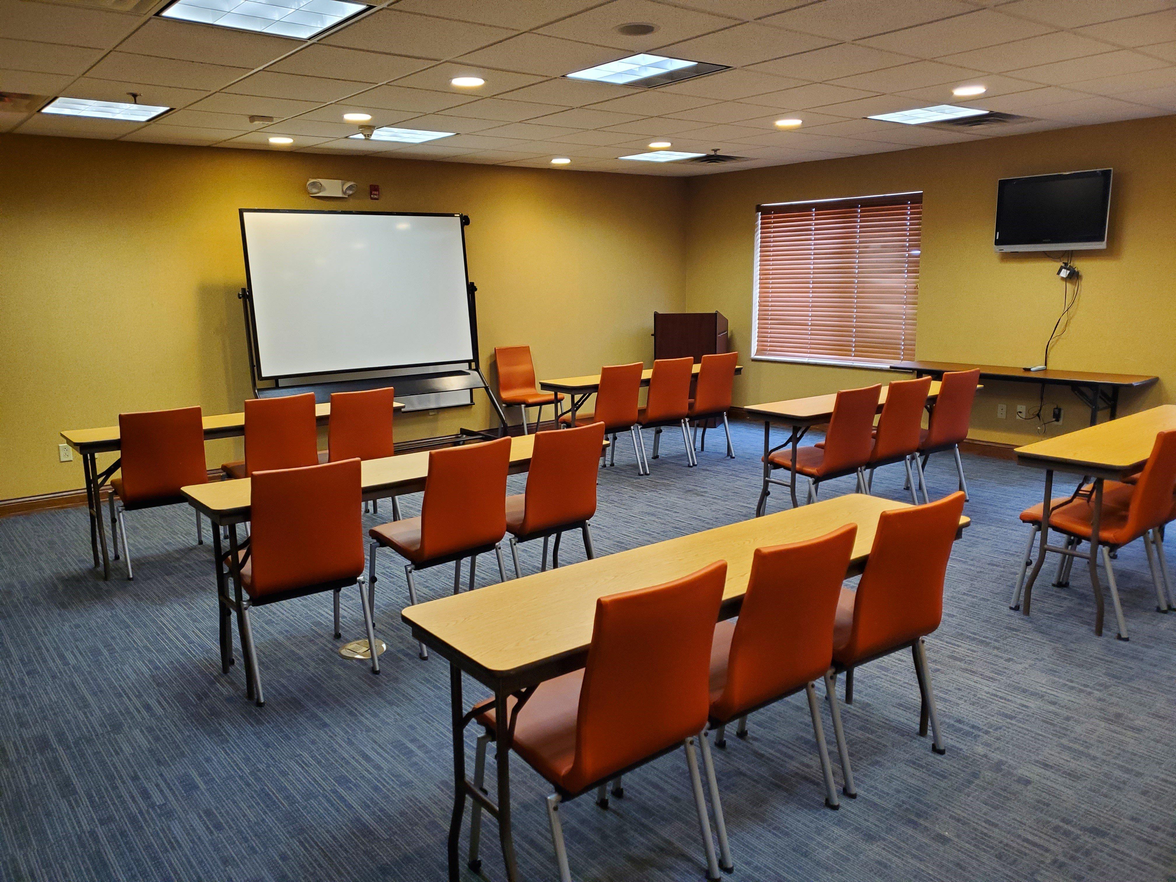 Holiday Inn Express Hotel & Suites Mattoon By Ihg Exterior foto
